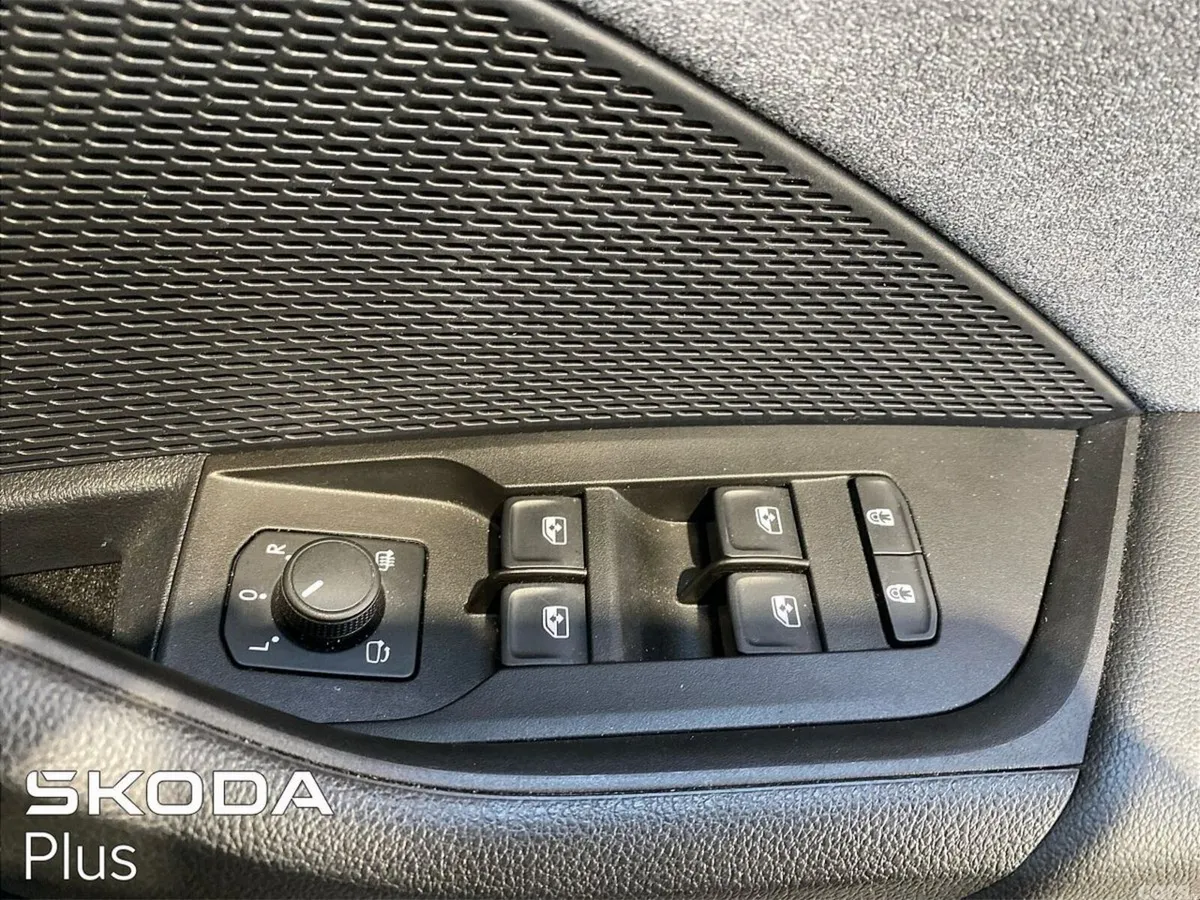 Skoda Octavia Saloon, Petrol, 2025, Black