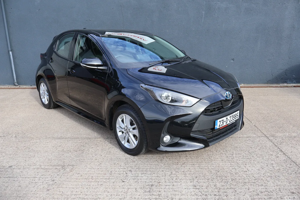 Toyota Yaris Hatchback, Petrol Hybrid, 2023, Black