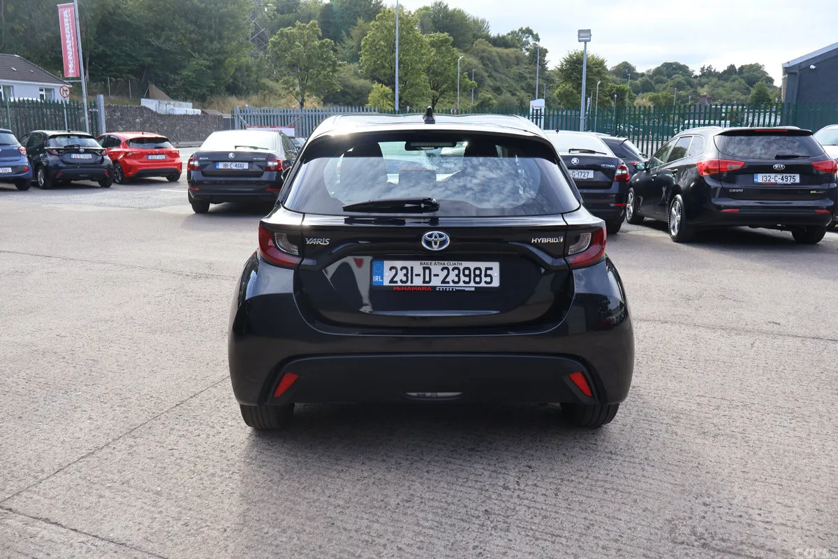 Toyota Yaris Hatchback, Petrol Hybrid, 2023, Black