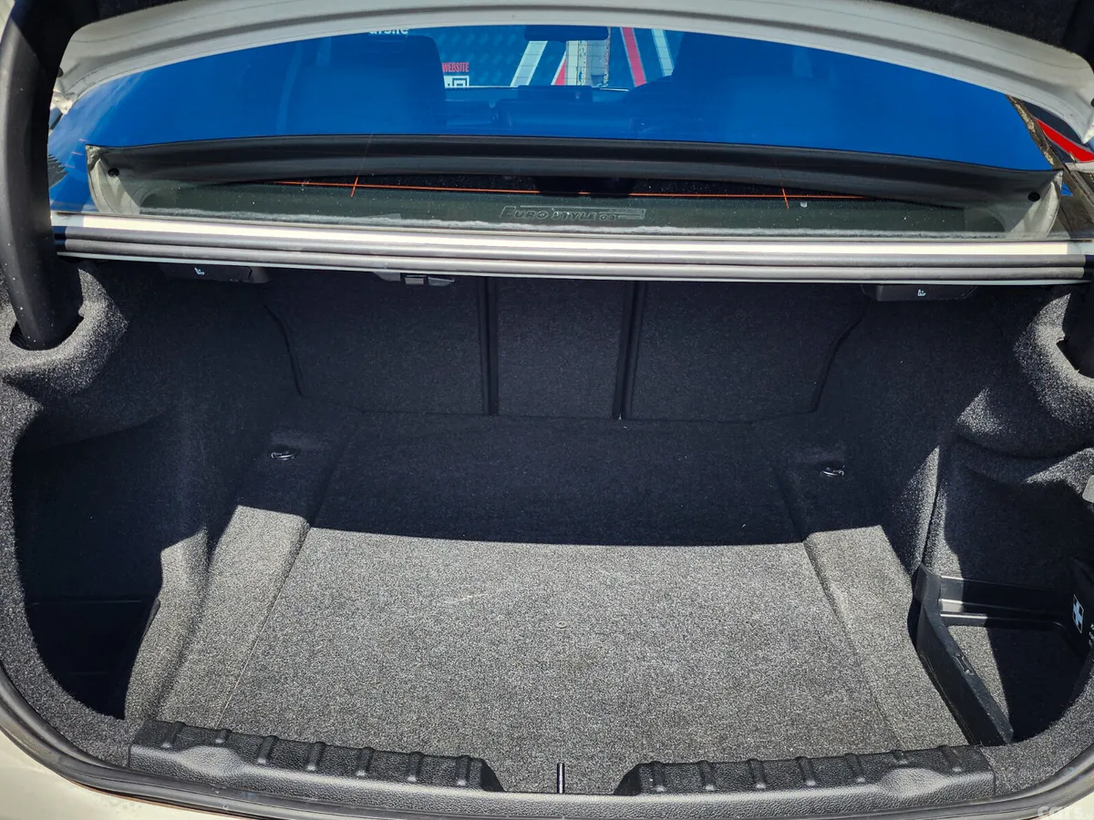BMW 3-Series Saloon, Petrol, 2013, White