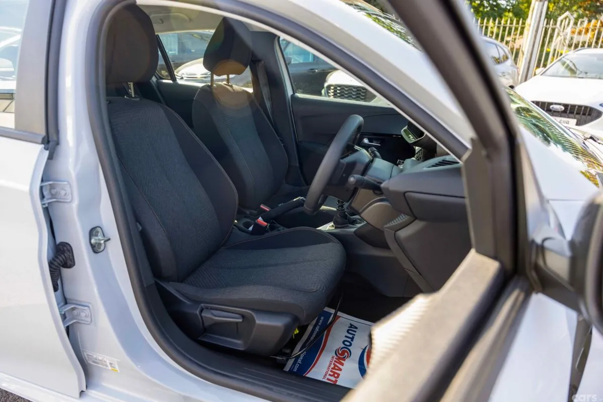 Peugeot 208 Hatchback, Petrol, 2026, White