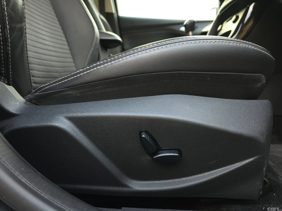 Ford Focus Hatchback, Diesel, 2016, Grey
