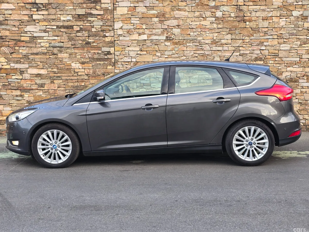 Ford Focus Hatchback, Diesel, 2016, Grey