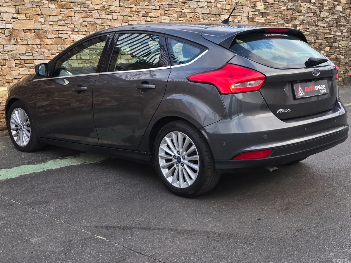 Ford Focus Hatchback, Diesel, 2016, Grey