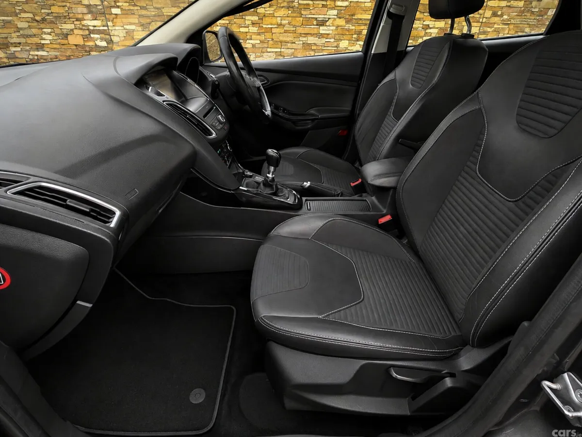 Ford Focus Hatchback, Diesel, 2016, Grey