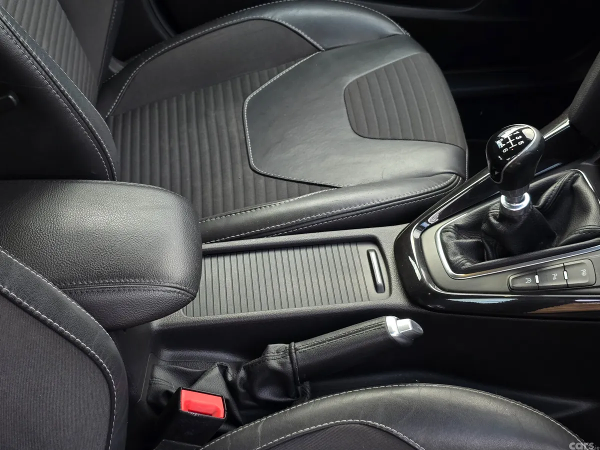 Ford Focus Hatchback, Diesel, 2016, Grey