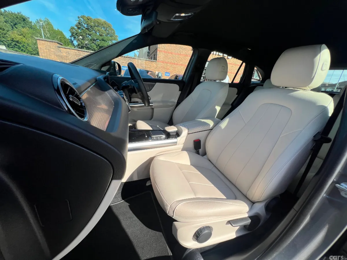 Mercedes-Benz GLA SUV, Petrol, 2023, Grey