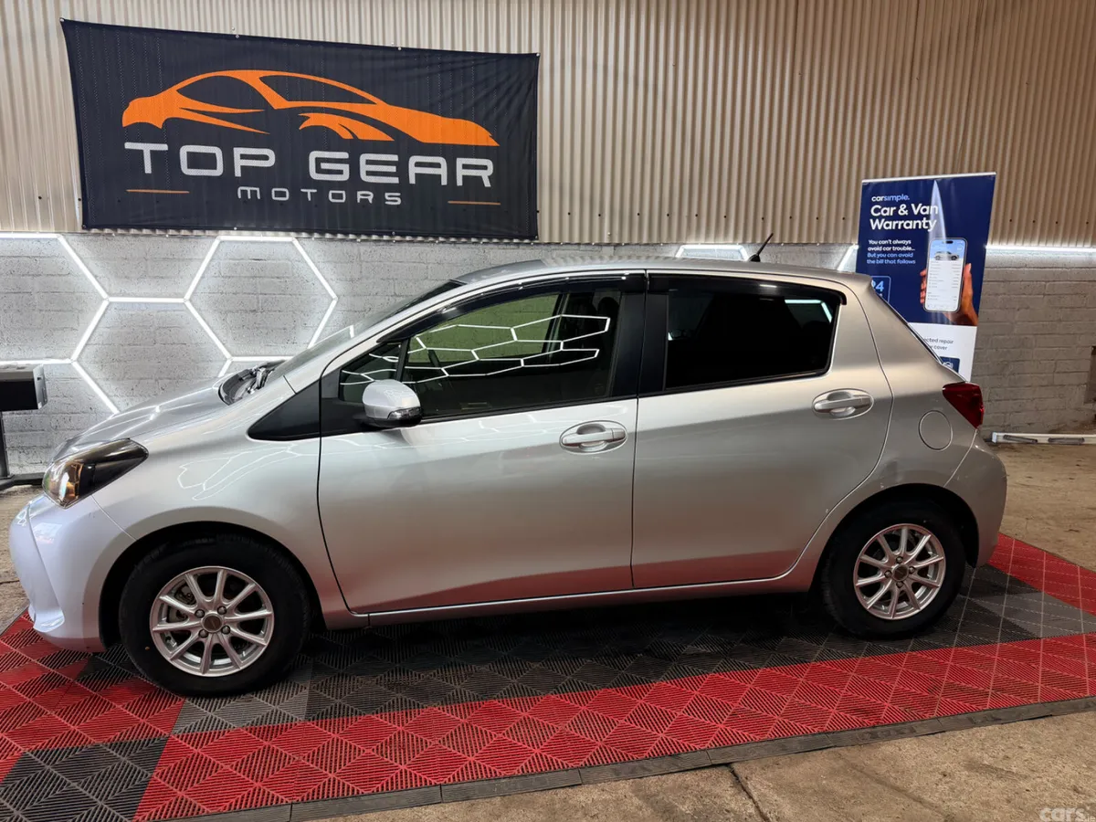 Toyota Vitz Hatchback, Petrol, 2015, Silver