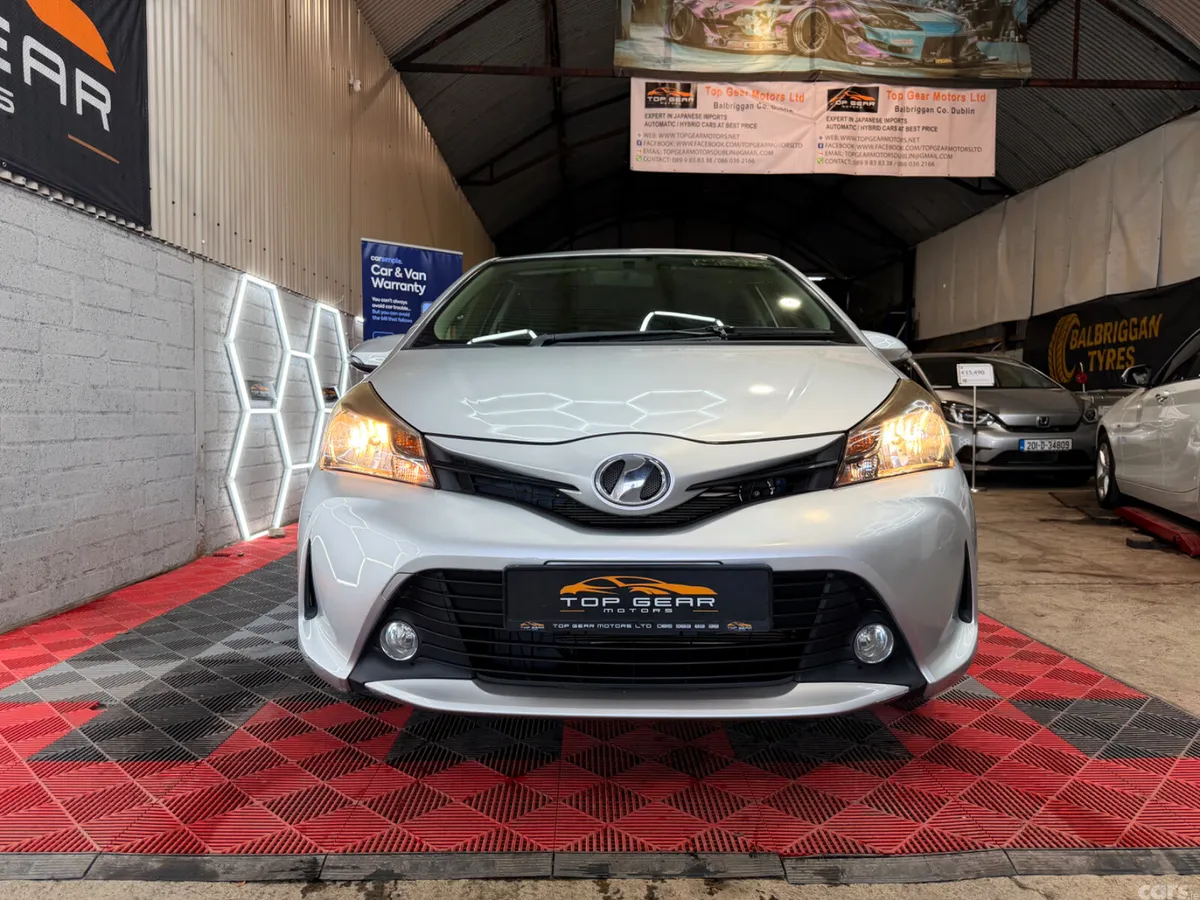 Toyota Vitz Hatchback, Petrol, 2015, Silver