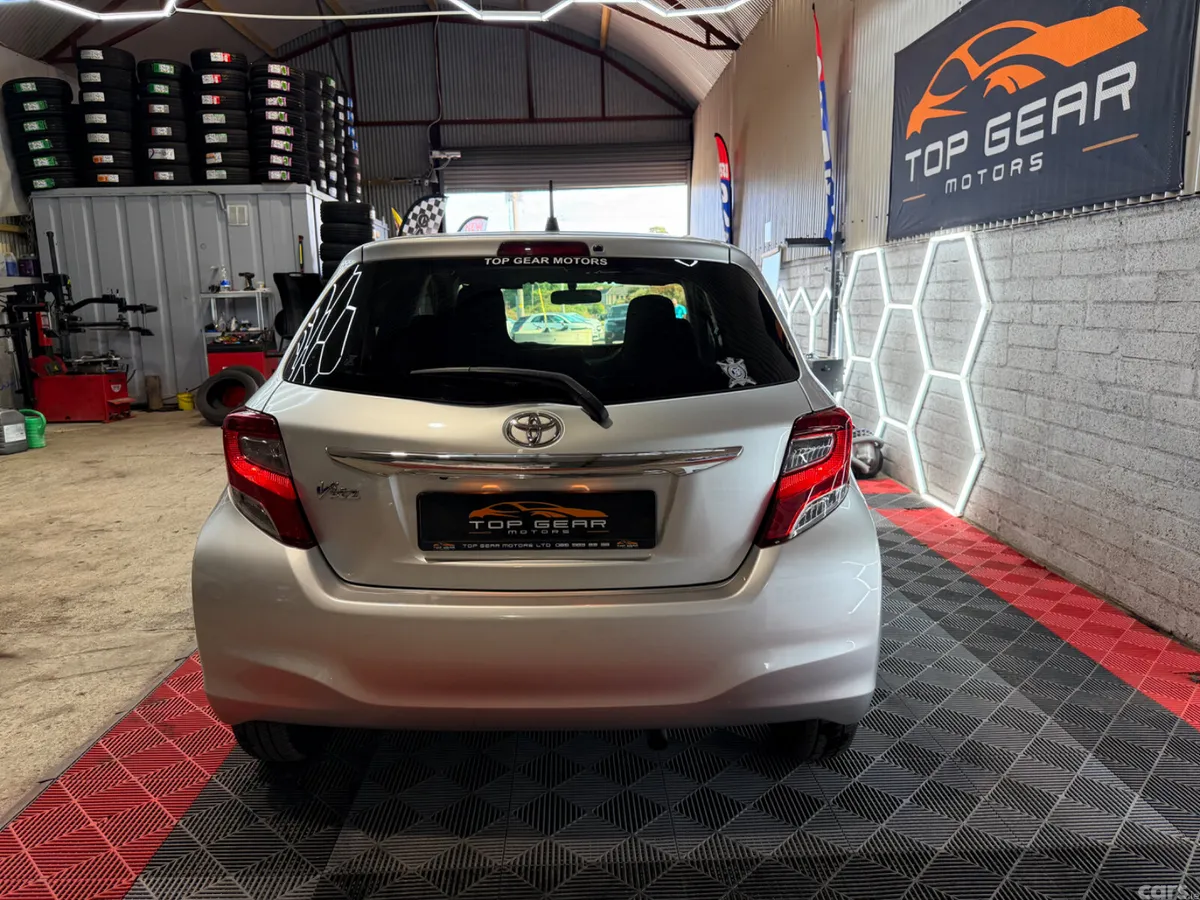 Toyota Vitz Hatchback, Petrol, 2015, Silver