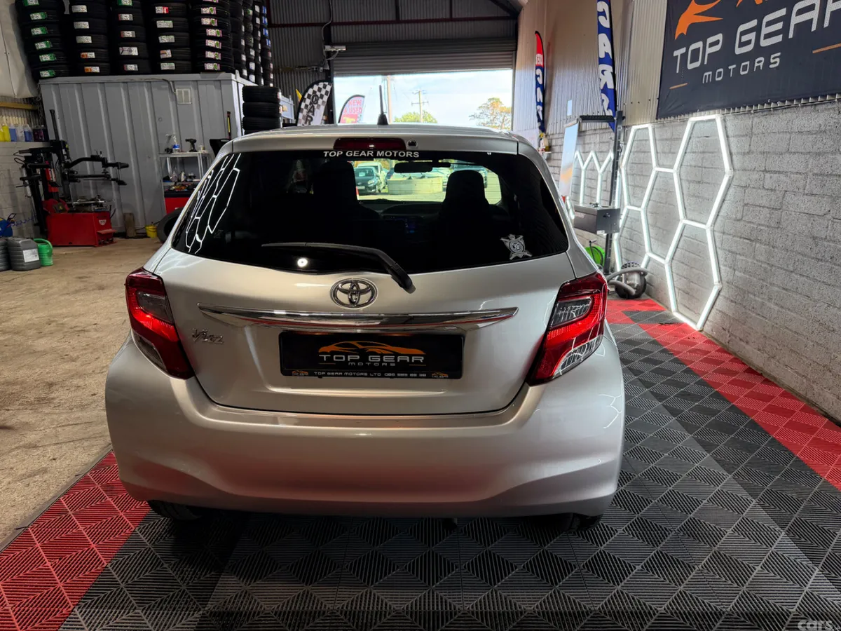 Toyota Vitz Hatchback, Petrol, 2015, Silver