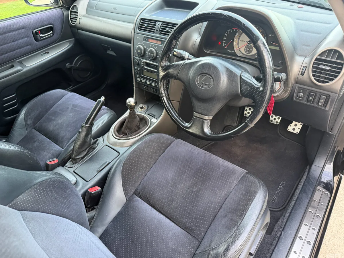 Lexus IS Saloon, Petrol, 2000, Black