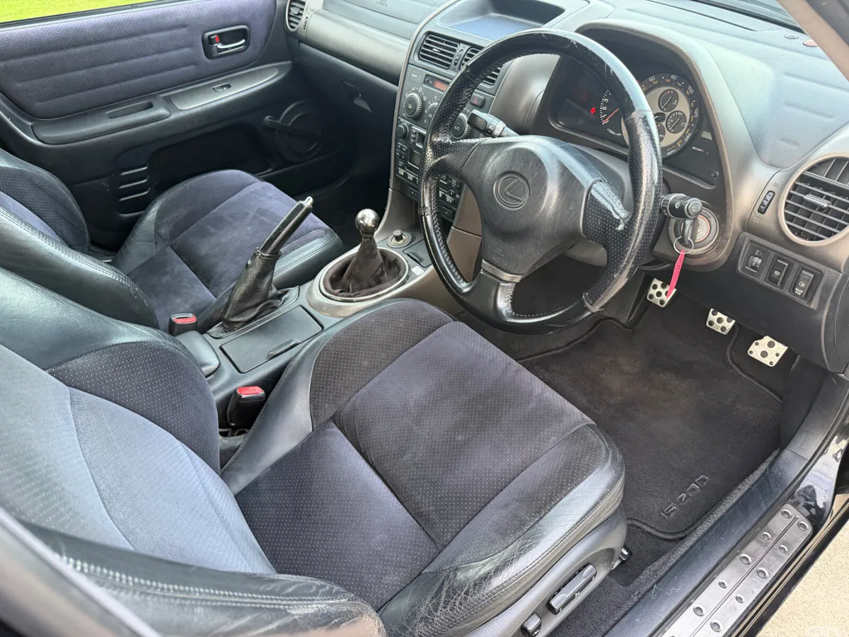 Lexus IS Saloon, Petrol, 2000, Black