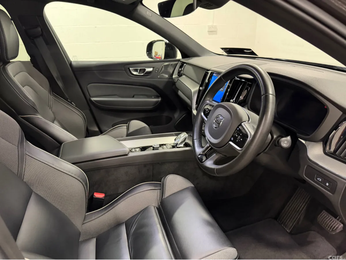 Volvo XC60 SUV, Petrol Plug-in Hybrid, 2023, Grey