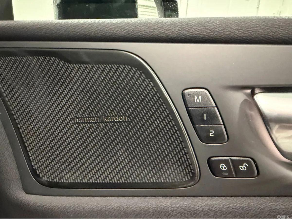 Volvo XC60 SUV, Petrol Plug-in Hybrid, 2023, Grey
