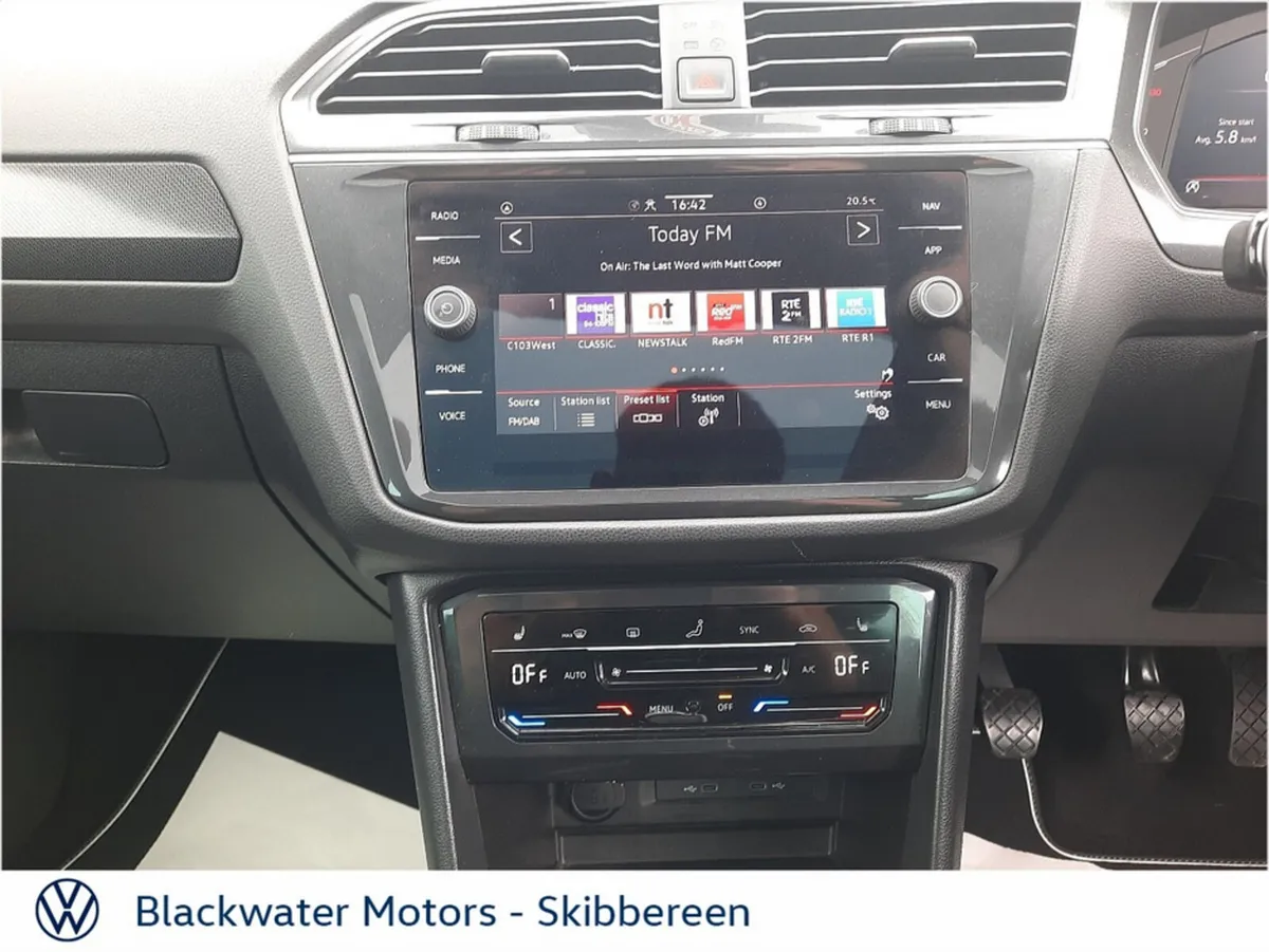 Volkswagen Tiguan Hatchback, Diesel, 2023, Blue
