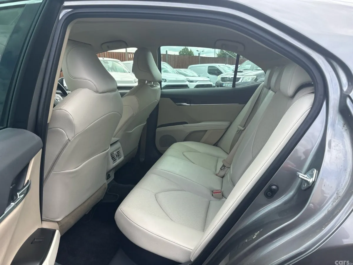 Toyota Camry Saloon, Petrol Hybrid, 2023, Grey