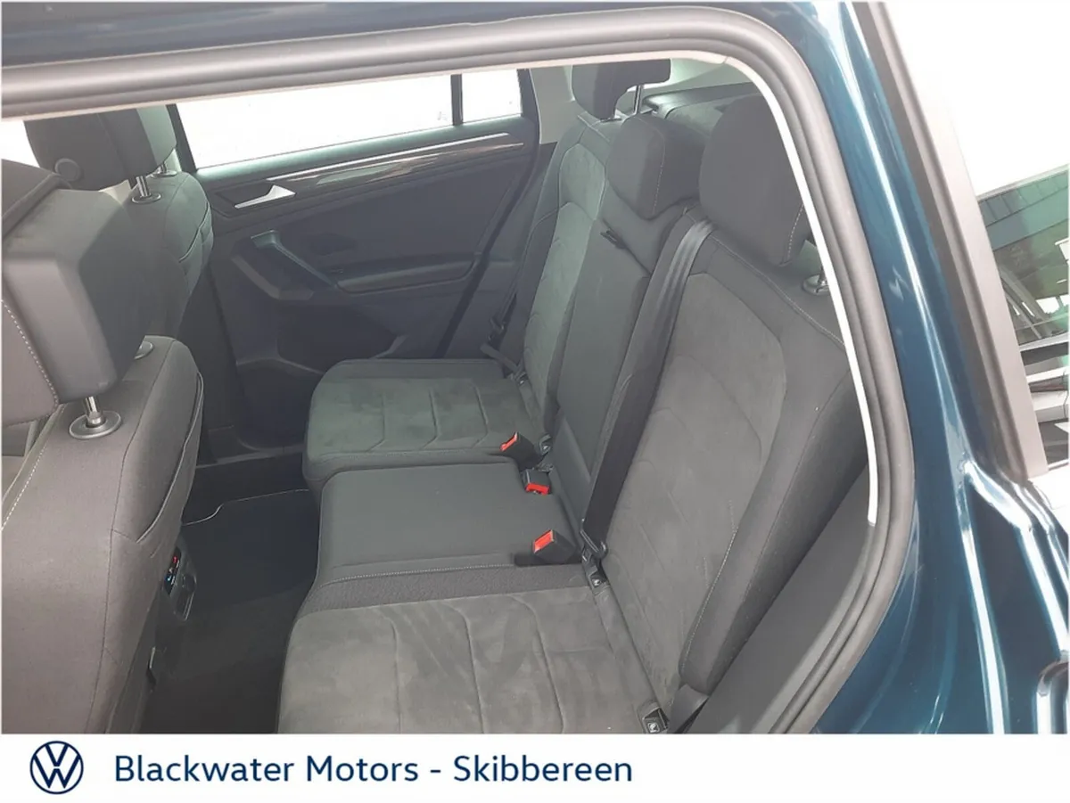 Volkswagen Tiguan Hatchback, Diesel, 2023, Blue