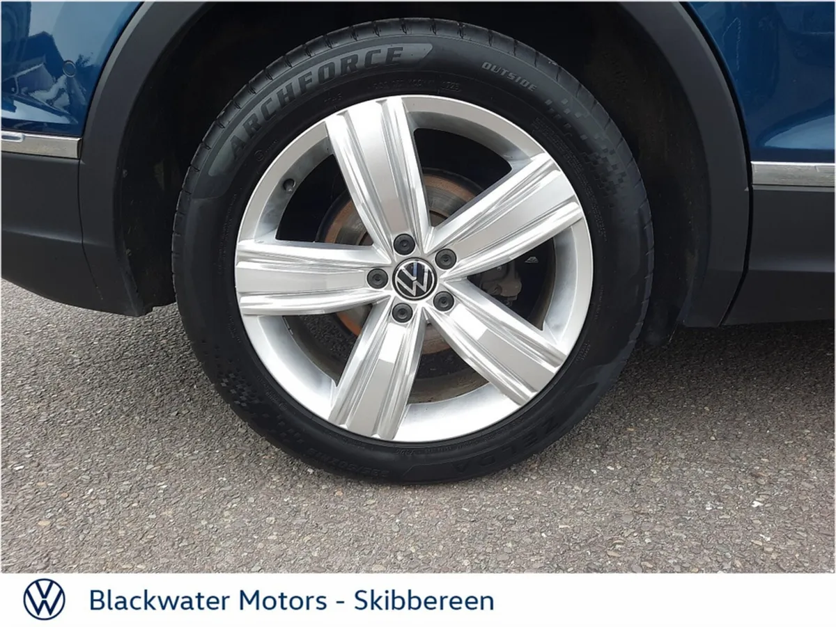 Volkswagen Tiguan Hatchback, Diesel, 2023, Blue