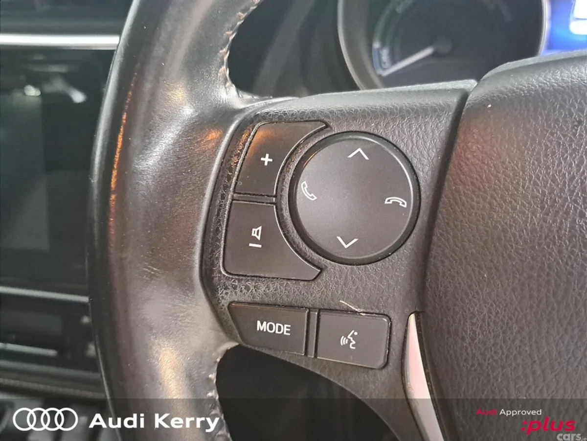 Toyota Auris MPV, Petrol Hybrid, 2018, White