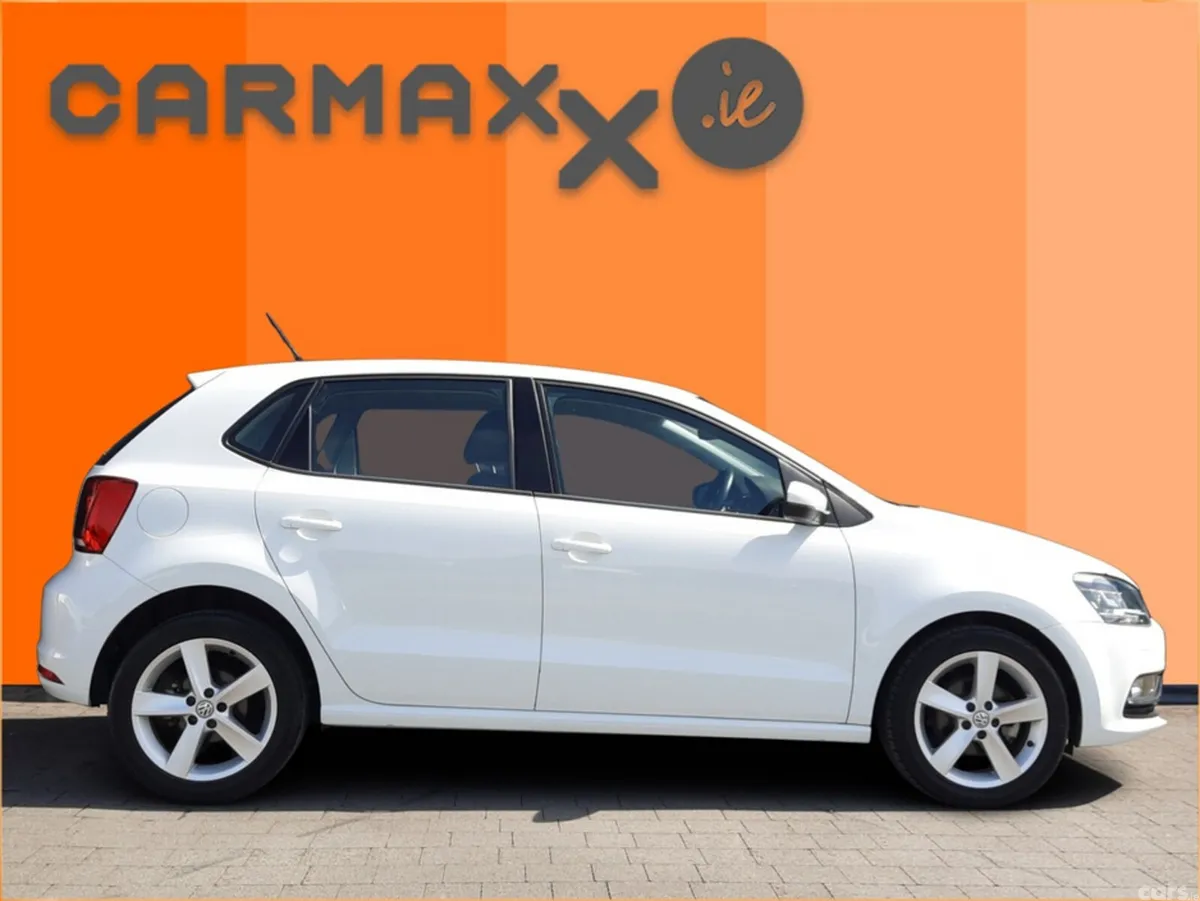 Volkswagen Polo Hatchback, Petrol, 2017, White