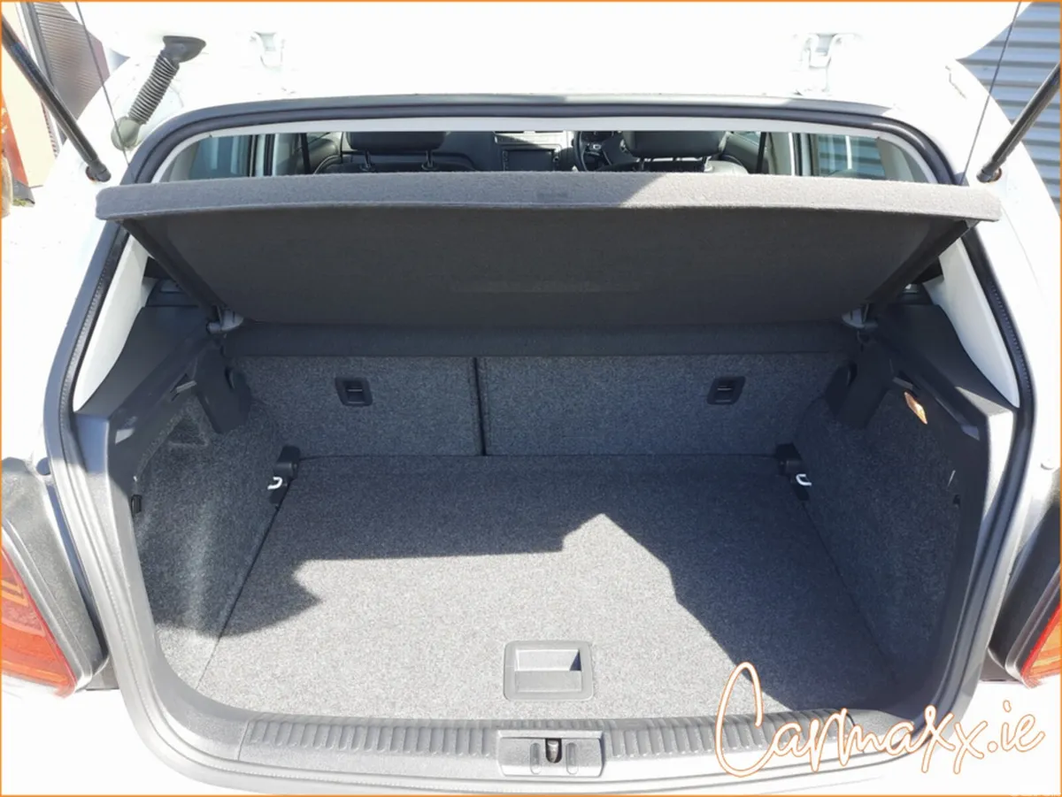 Volkswagen Polo Hatchback, Petrol, 2017, White