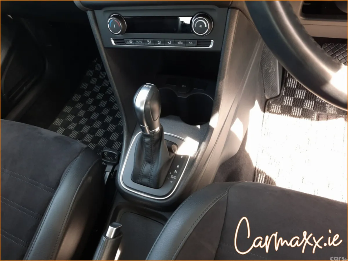 Volkswagen Polo Hatchback, Petrol, 2017, White