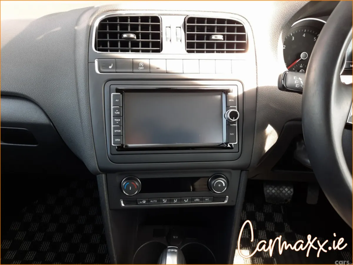 Volkswagen Polo Hatchback, Petrol, 2017, White
