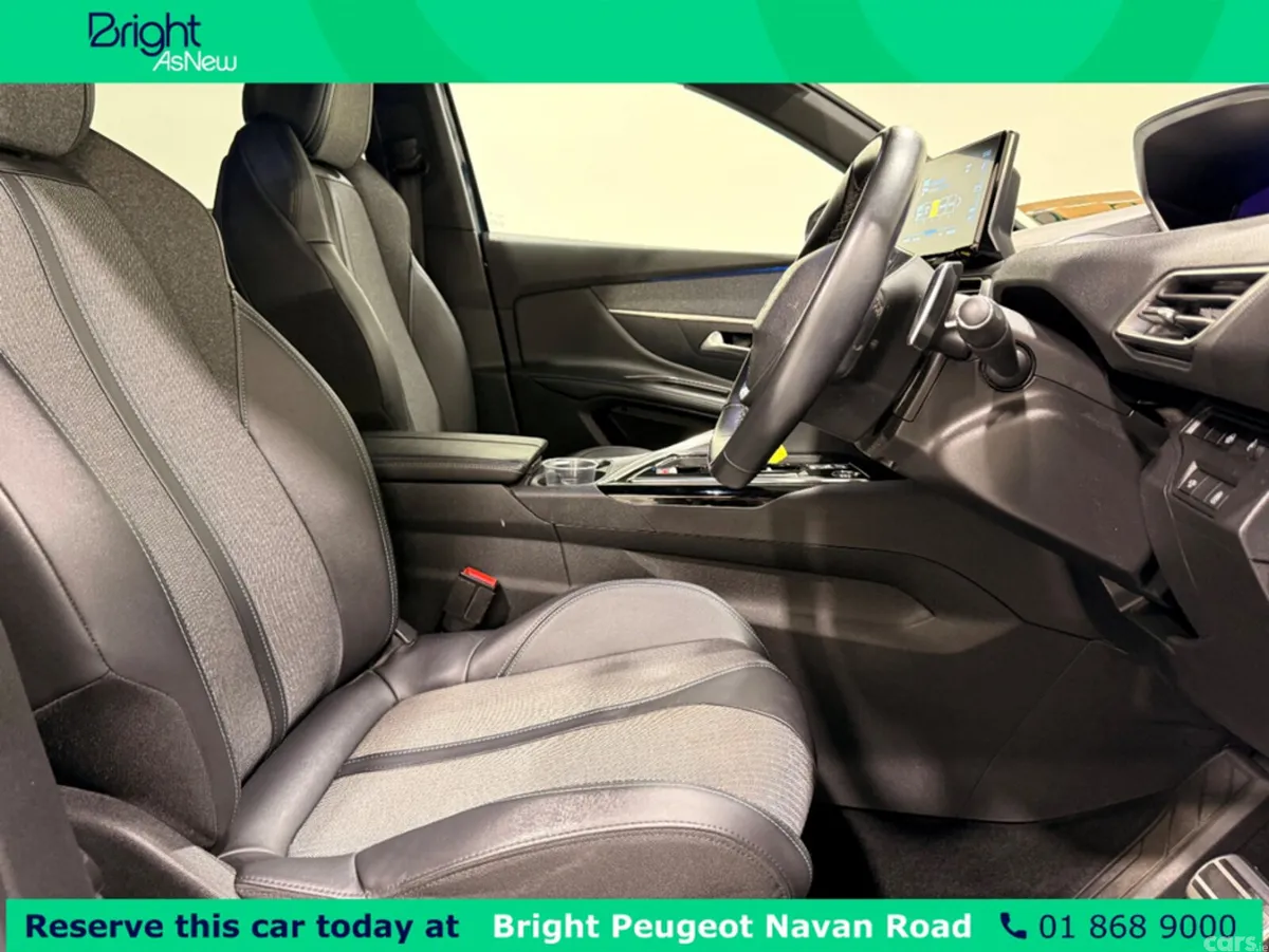 Peugeot 5008 MPV, Diesel, 2023, Blue