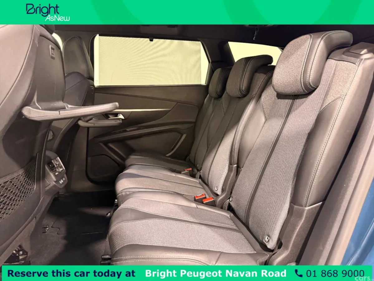 Peugeot 5008 MPV, Diesel, 2023, Blue