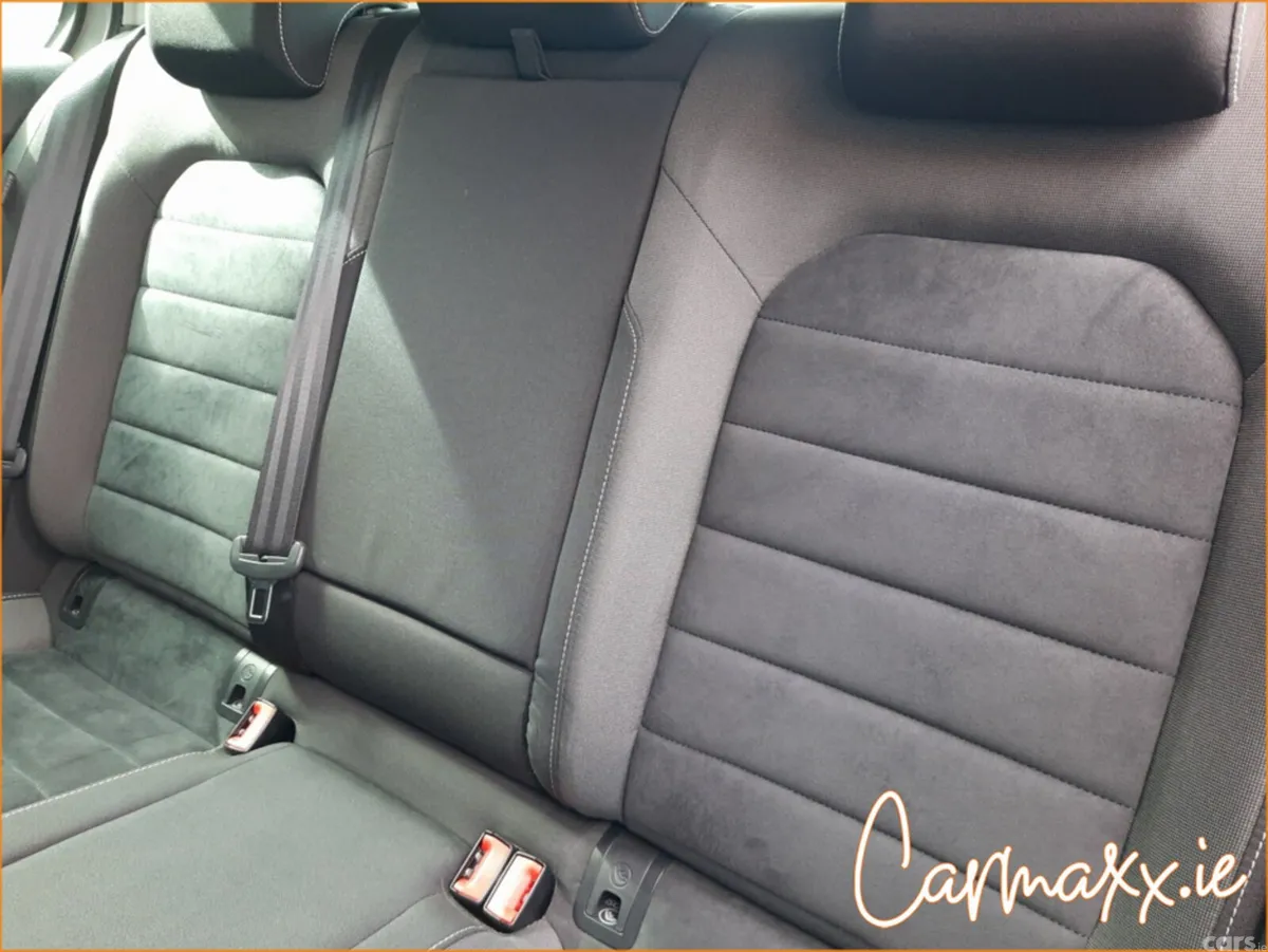 Volkswagen Golf Hatchback, Petrol, 2017, Silver