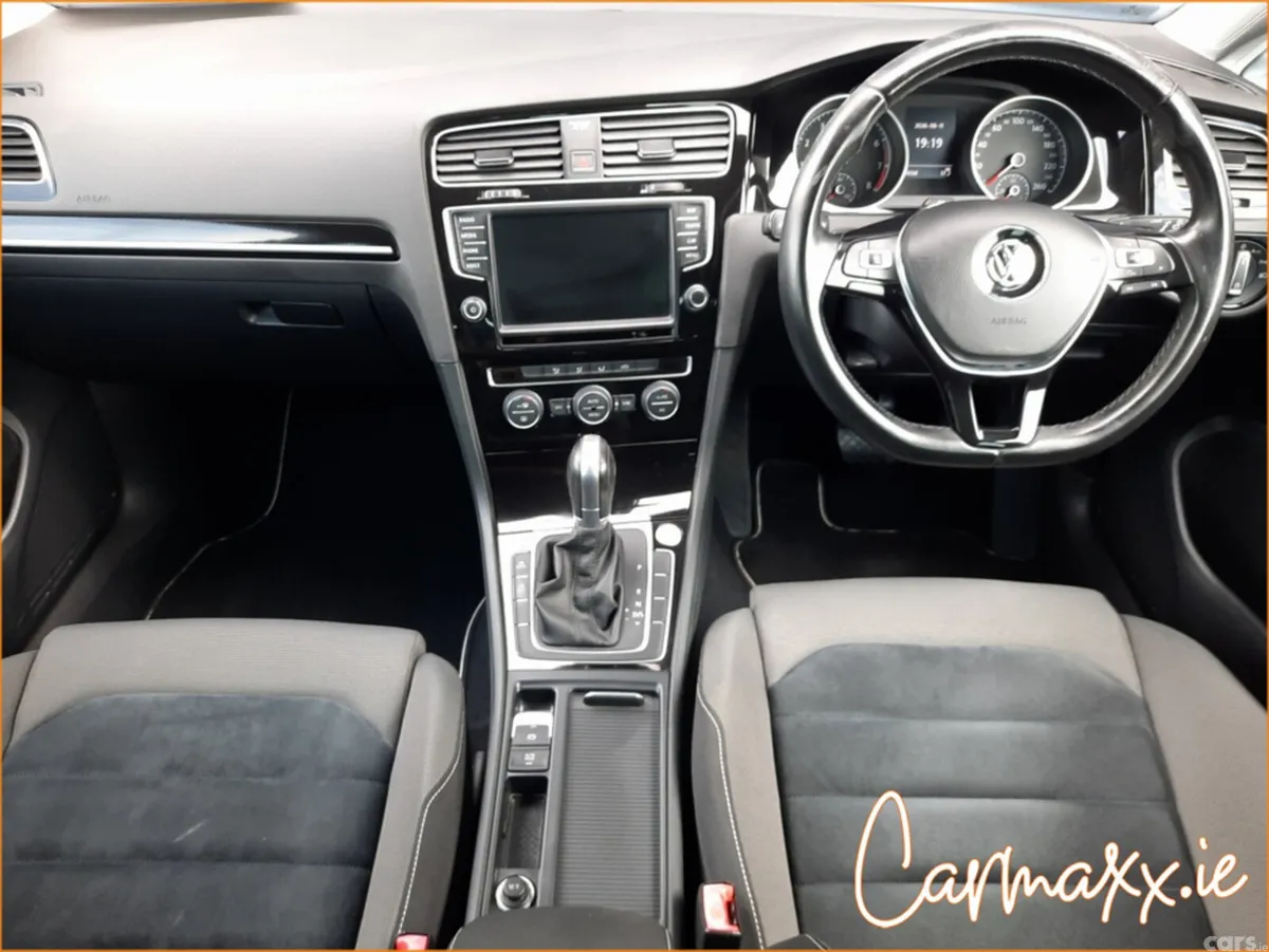 Volkswagen Golf Hatchback, Petrol, 2017, Silver