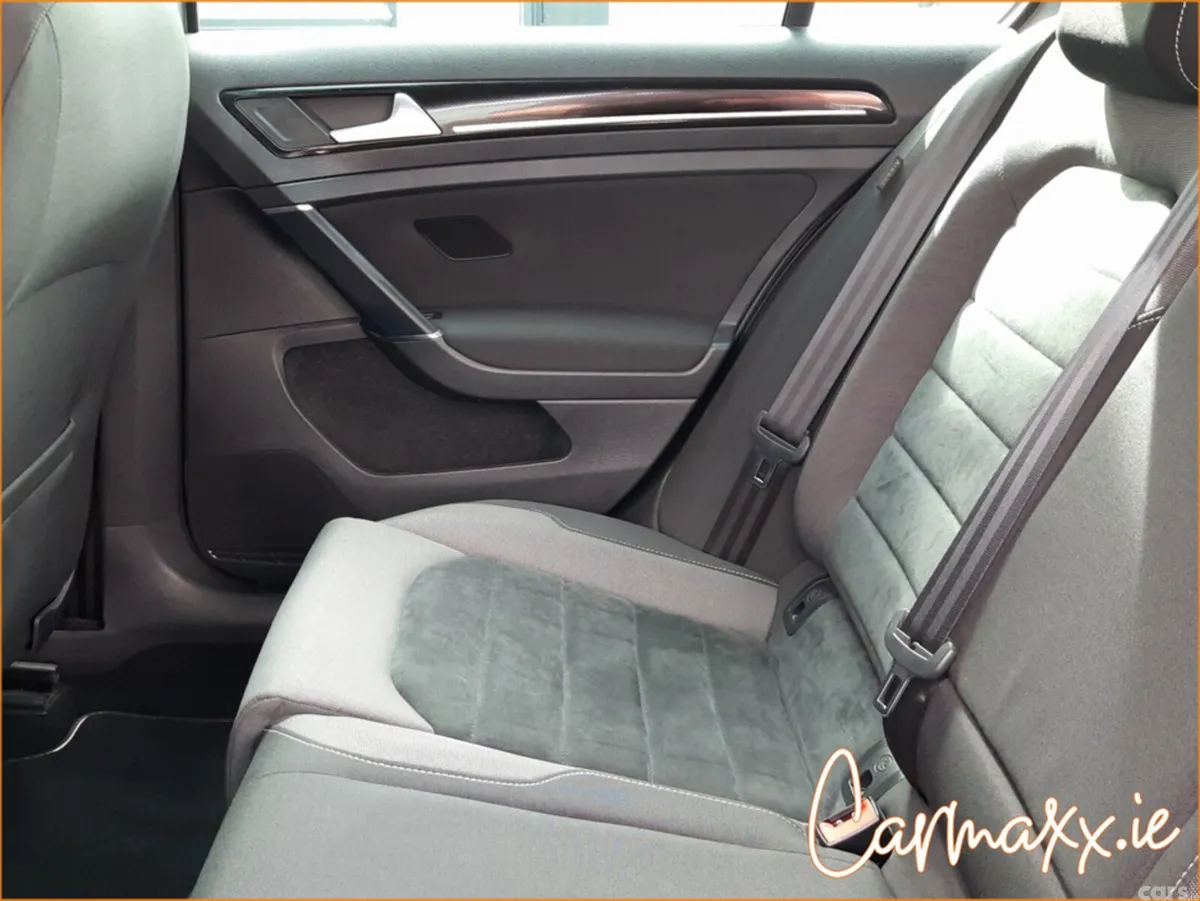 Volkswagen Golf Hatchback, Petrol, 2017, Silver