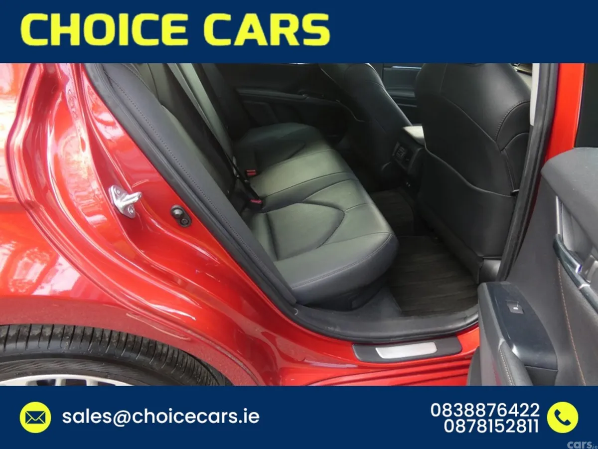 Toyota Camry Saloon, Petrol Hybrid, 2018, Red