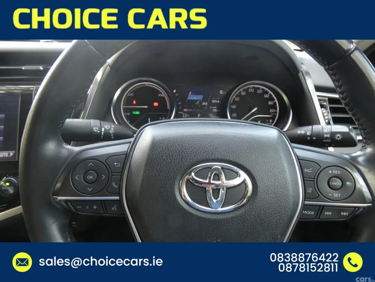Toyota Camry Saloon, Petrol Hybrid, 2018, Red