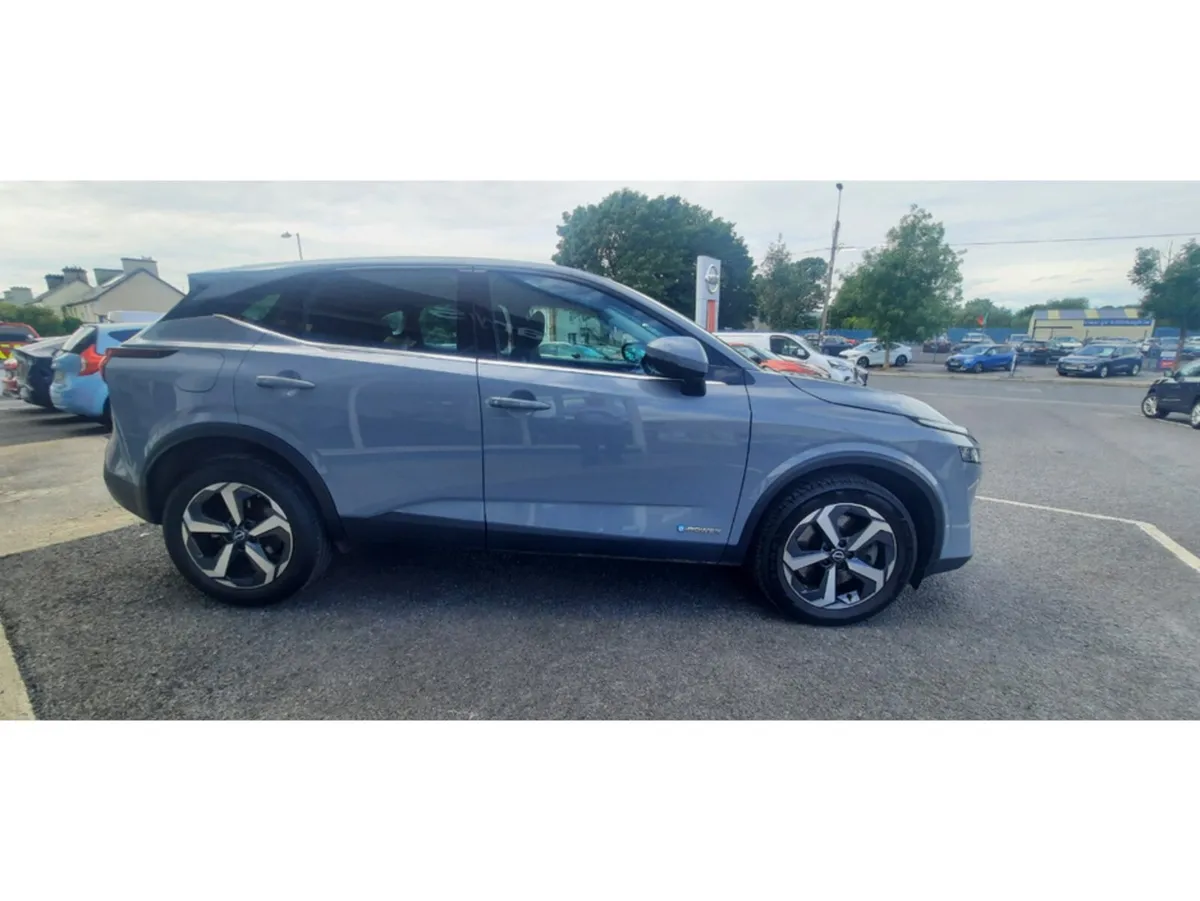 Nissan Qashqai MPV, Petrol, 2023, Grey