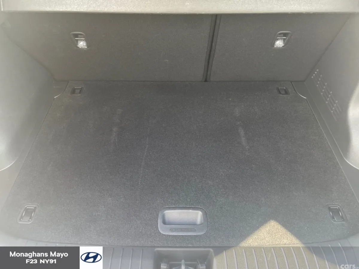 Hyundai KONA MPV, Petrol, 2022, White