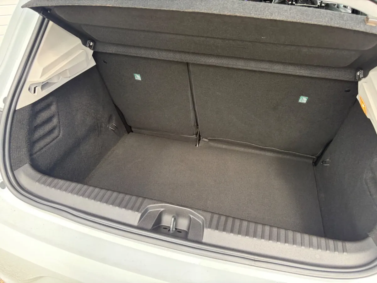 Renault Clio Hatchback, Petrol, 2020, White