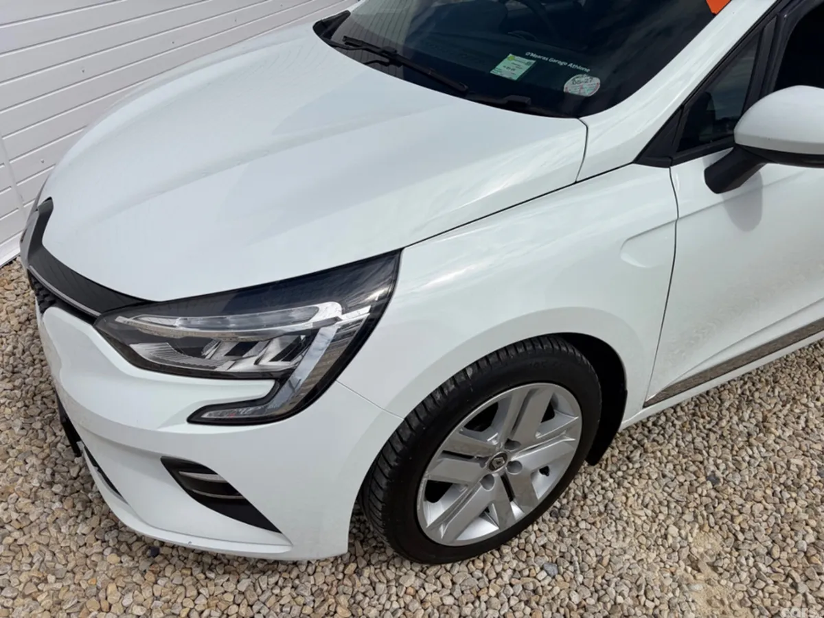 Renault Clio Hatchback, Petrol, 2020, White