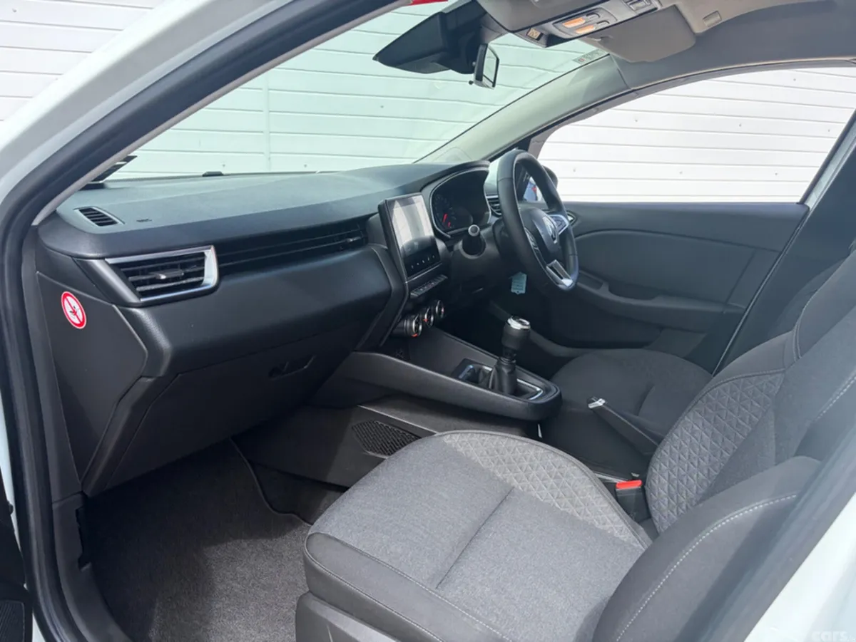 Renault Clio Hatchback, Petrol, 2020, White