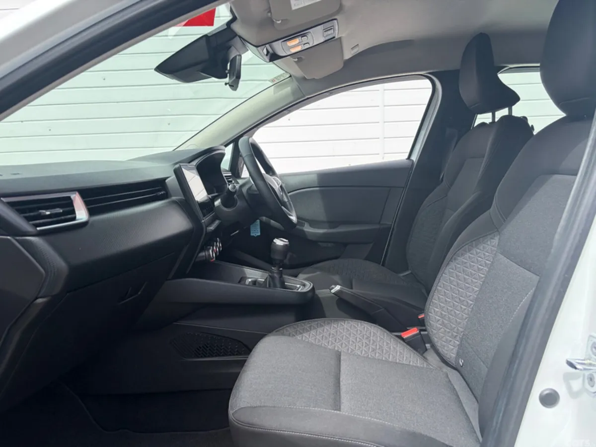 Renault Clio Hatchback, Petrol, 2020, White