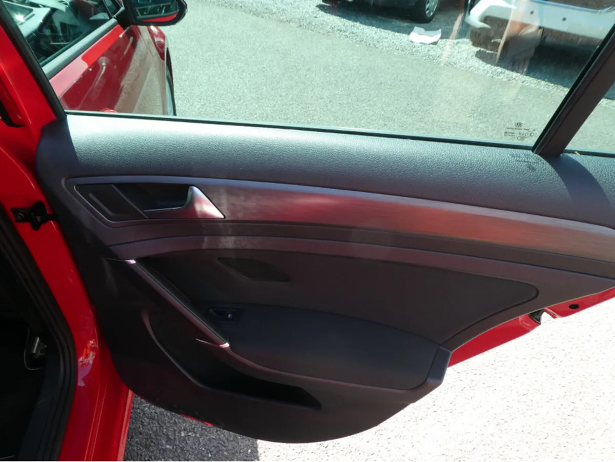 Volkswagen Golf Hatchback, Petrol, 2017, Red