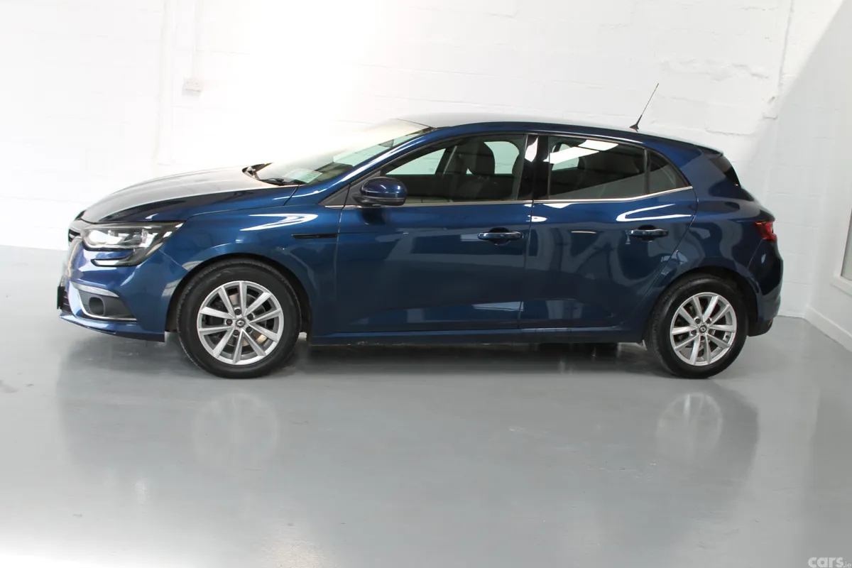 Renault Megane Hatchback, Diesel, 2021, Blue