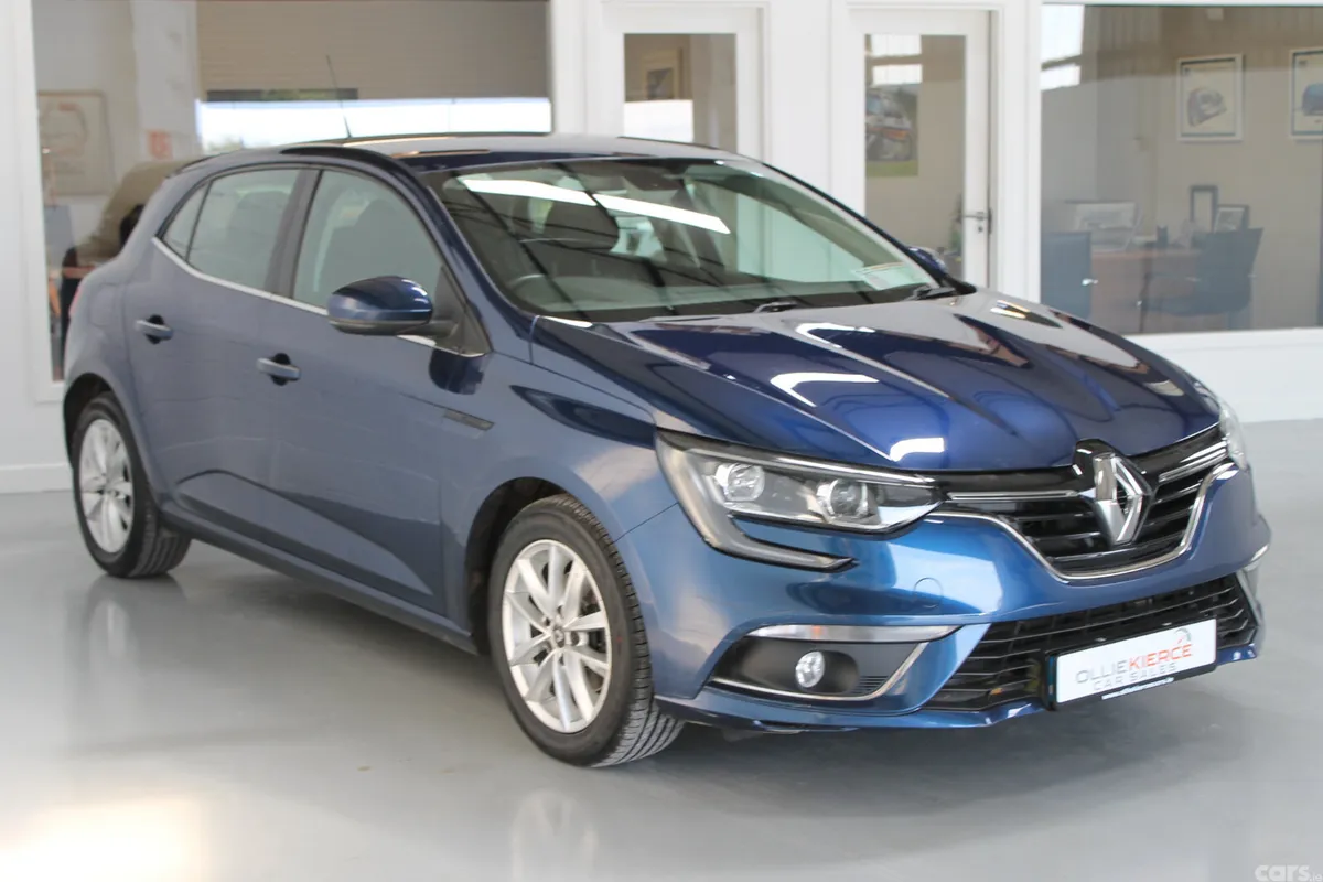 Renault Megane Hatchback, Diesel, 2021, Blue