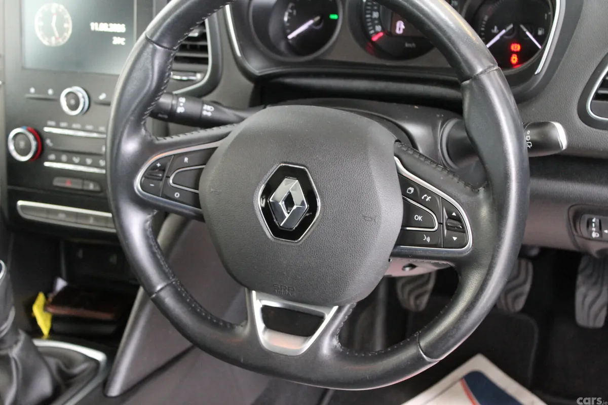 Renault Megane Hatchback, Diesel, 2021, Blue