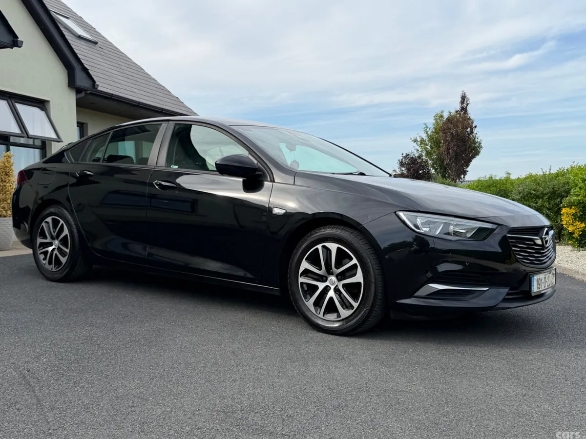 Opel Insignia Hatchback, Diesel, 2019, Black