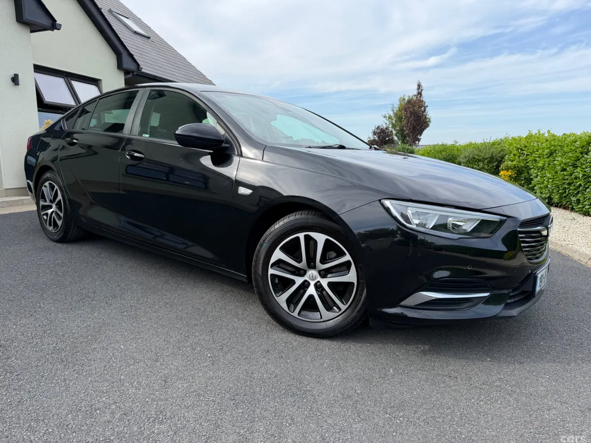 Opel Insignia Hatchback, Diesel, 2019, Black