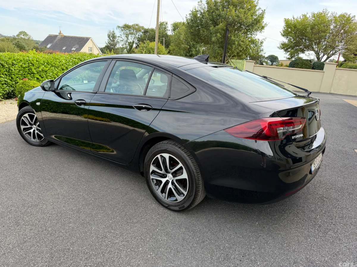 Opel Insignia Hatchback, Diesel, 2019, Black