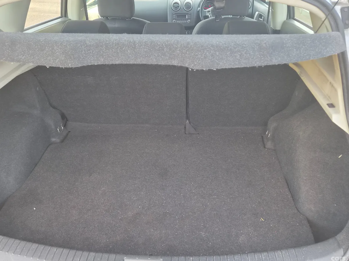 Nissan Qashqai Hatchback, Diesel, 2012, Silver