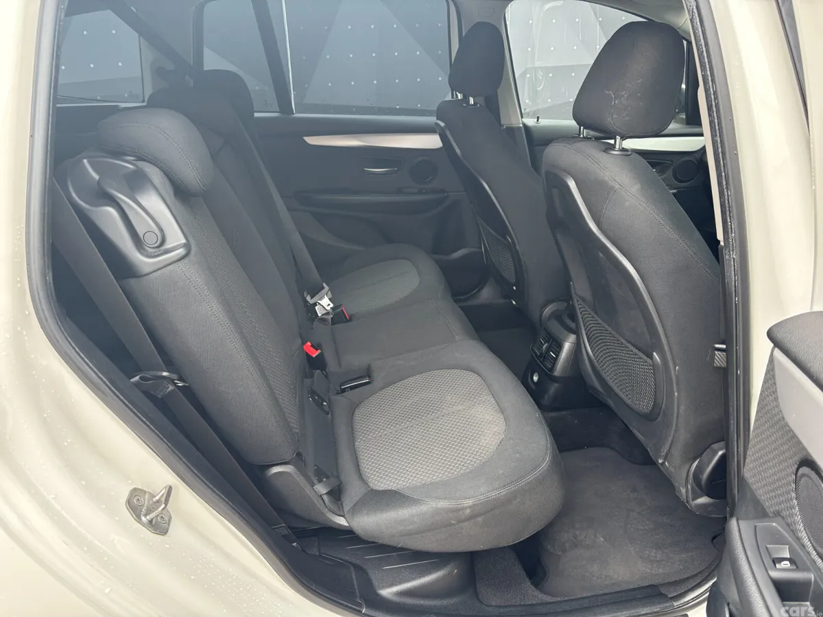 BMW 2-Series Hatchback, Diesel, 2015, White